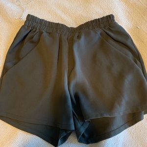 High Waisted Shorts with pockets